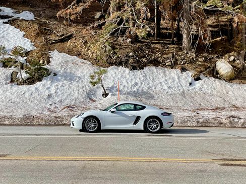 Used 2019 Porsche 718 Cayman image 4