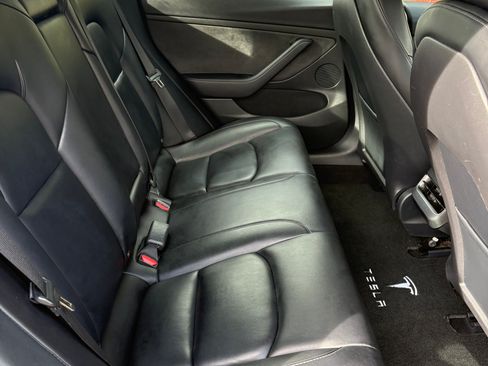 Used 2022 Tesla Model 3 Standard Range RWD image 5
