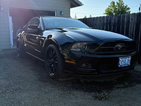 Used 2014 Ford Mustang Premium w/ Electronics Package RWD image 5