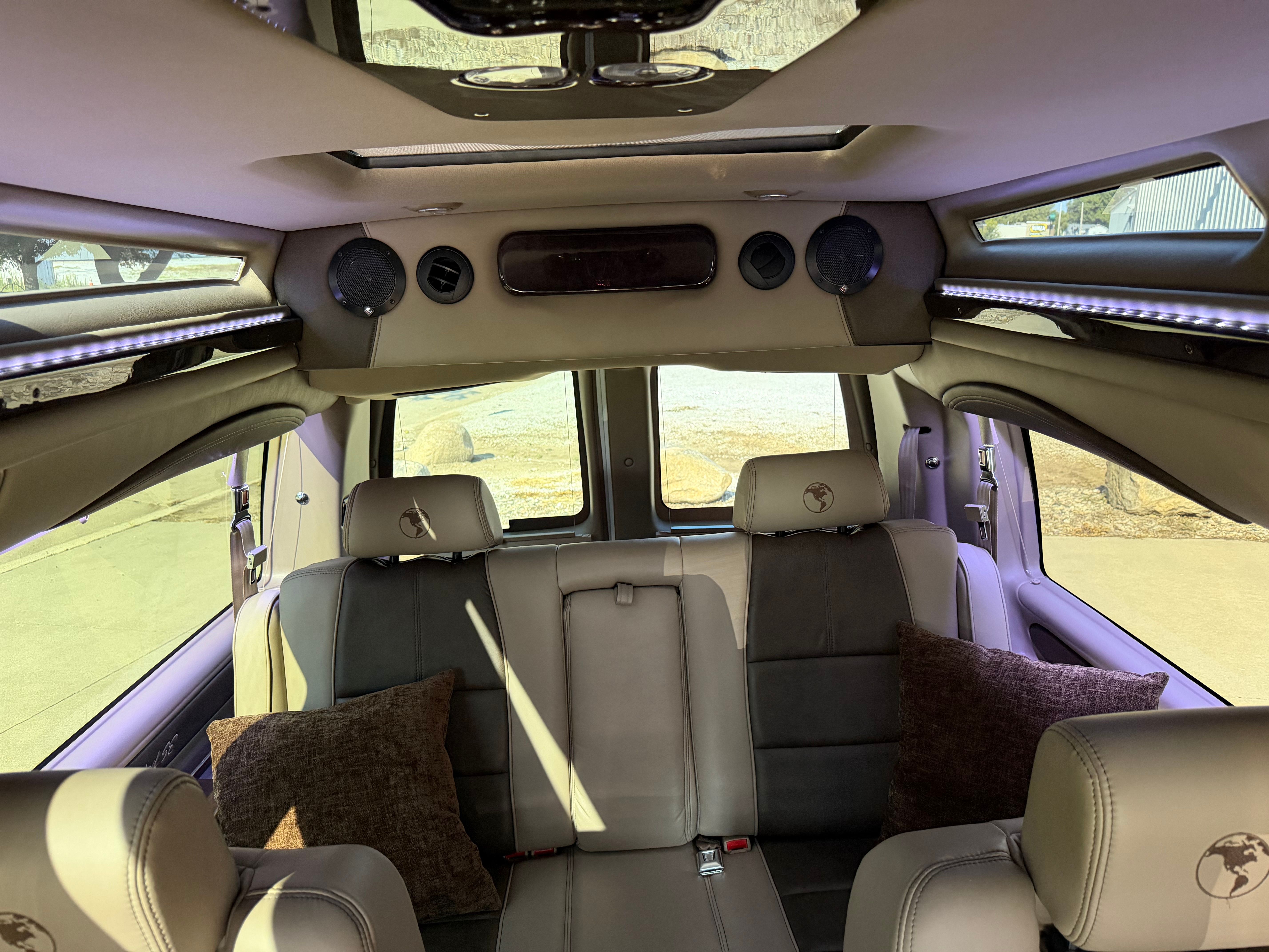 Used 2016 Chevrolet Express 2500 RWD image 6