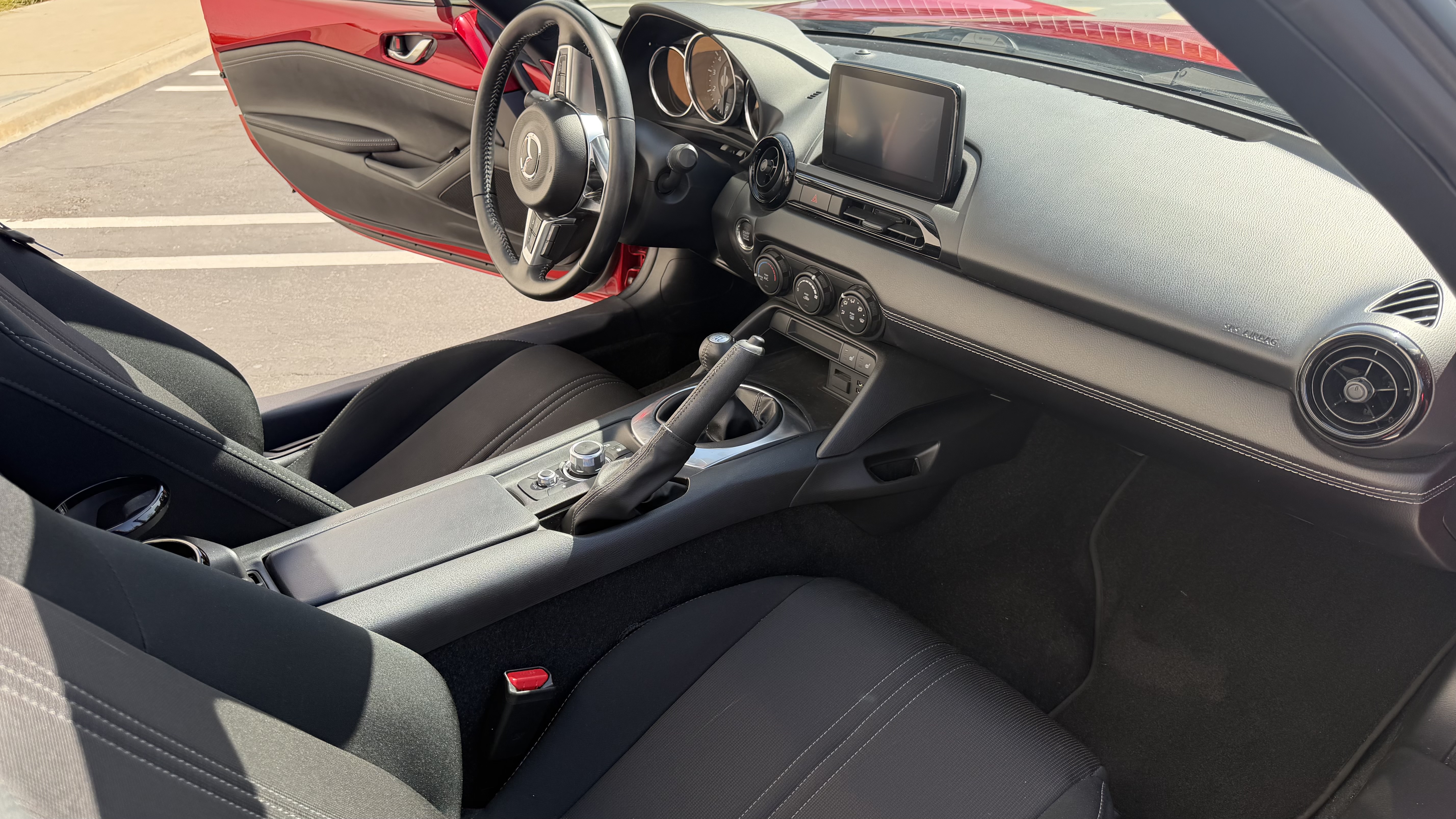 Used 2023 MAZDA MX-5 Miata Club RWD image 23