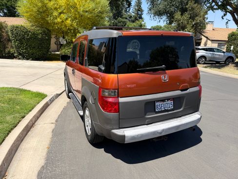 Used 2004 Honda Element EX image 2