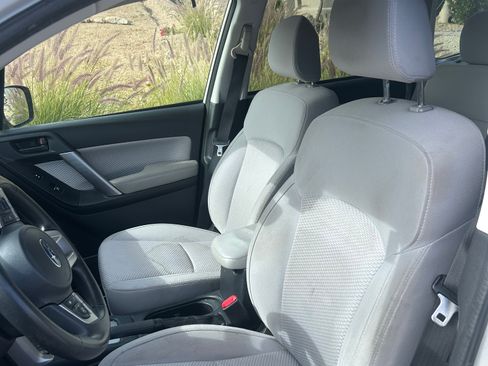 Used 2017 Subaru Forester 2.5i Premium image 12