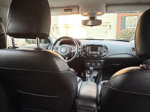 Used 2018 Jeep Compass Latitude image 17