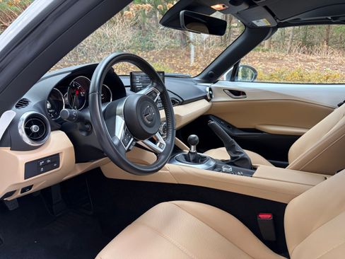 Used 2024 MAZDA MX-5 Miata RF Grand Touring image 10