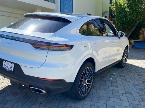 Used 2020 Porsche Cayenne Sport Utility 4D image 8