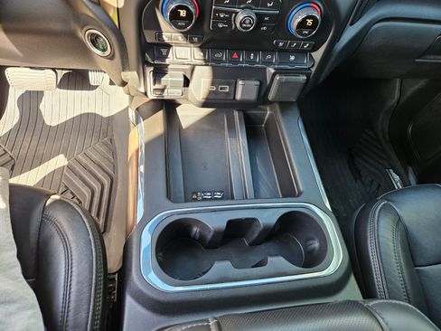 Used 2020 Chevrolet Silverado 3500 High Country image 17