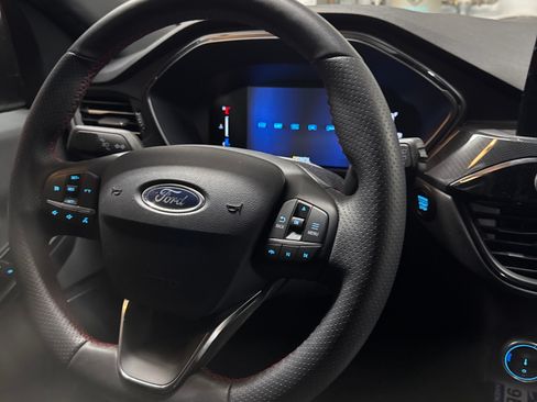 Used 2025 Ford Escape ST-Line image 2