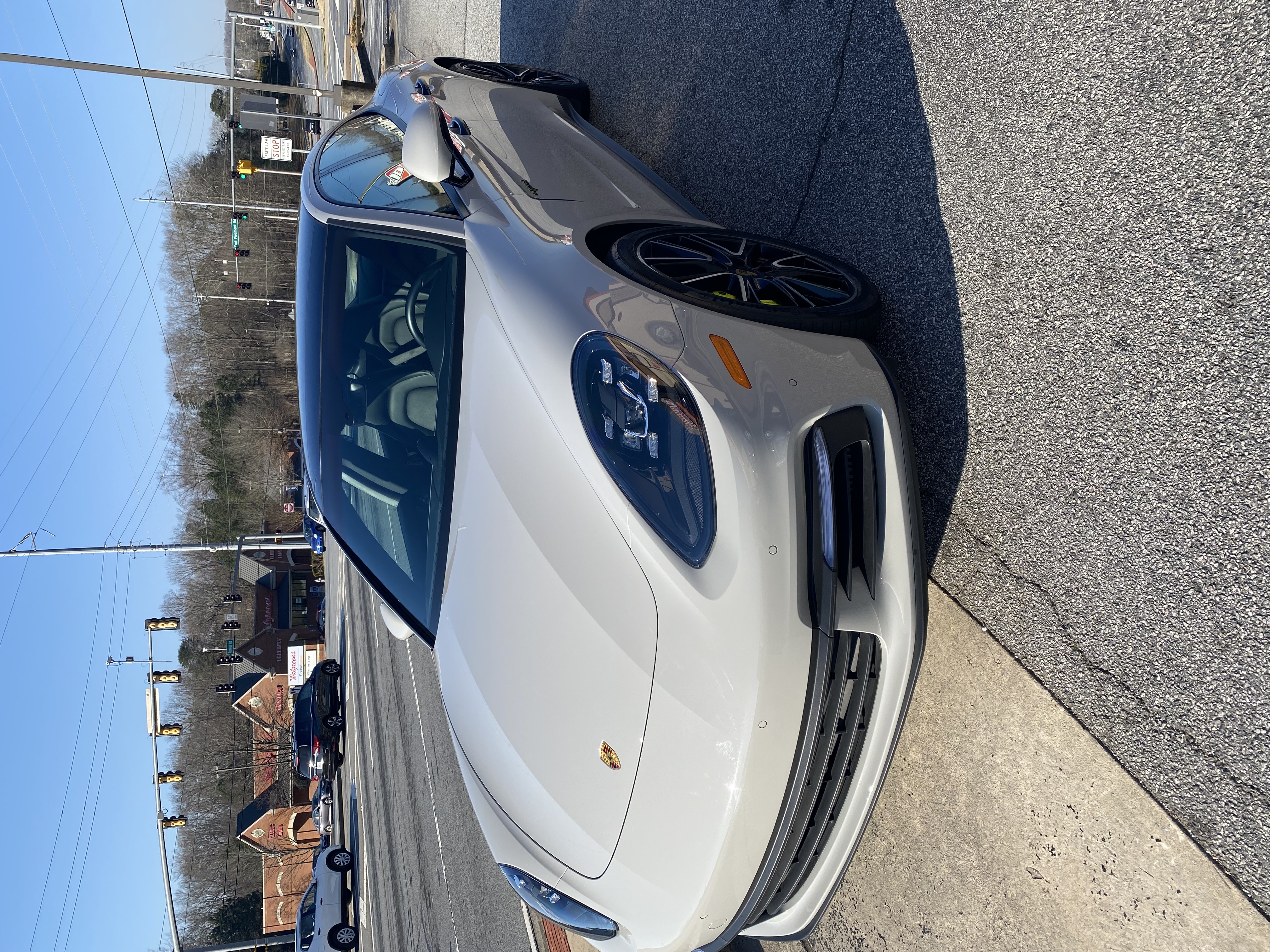 Used 2018 Porsche Panamera 4 AWD/4WD image 1