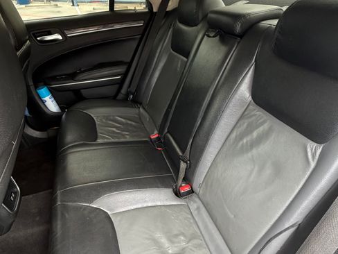 Used 2018 Chrysler 300 Touring AWD/4WD image 22