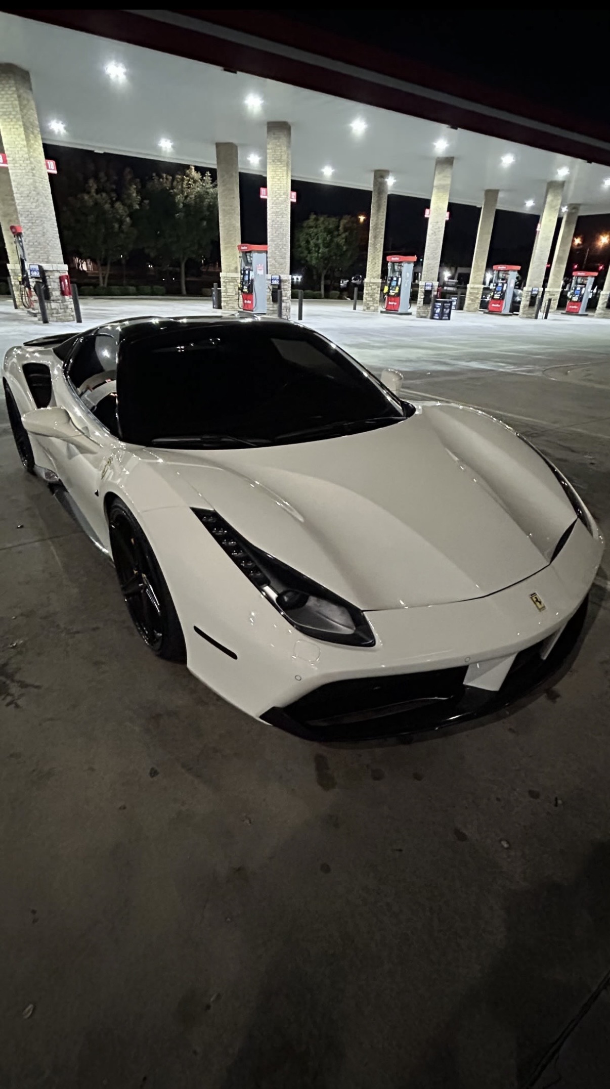 Used 2017 Ferrari 488 Spider RWD image 9