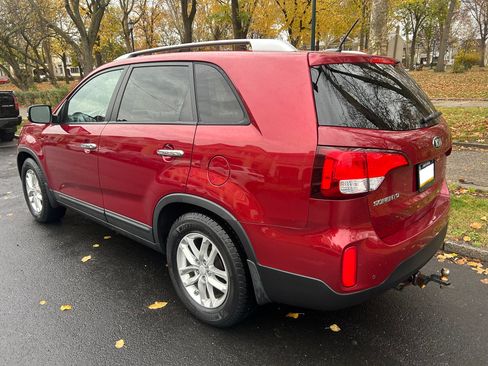 Used 2015 Kia Sorento LX image 11