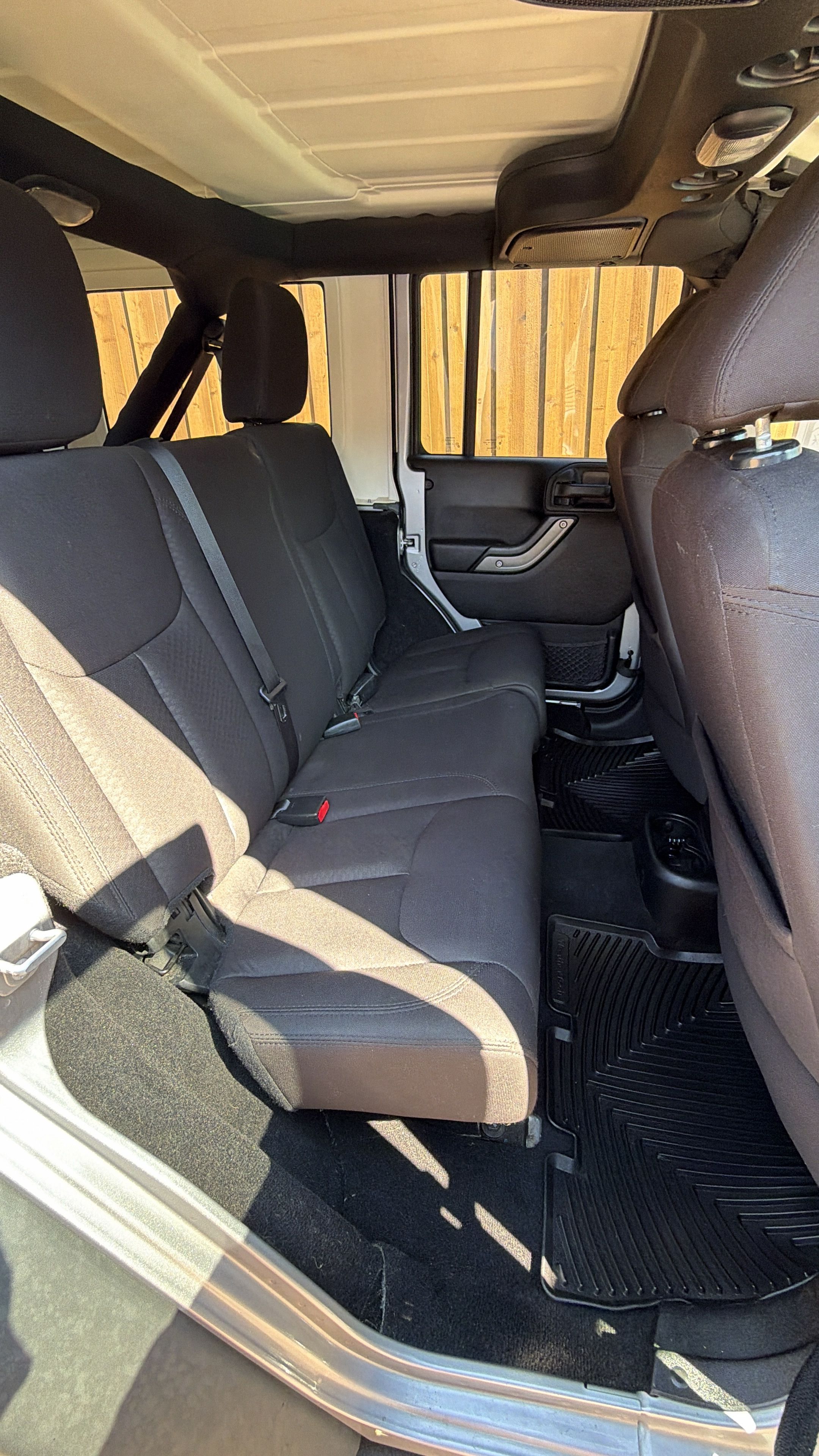 Used 2015 Jeep Wrangler Unlimited Sport w/ Quick Order Package 24S AWD/4WD image 15