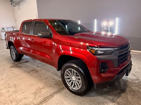 Used 2024 Chevrolet Colorado LT w/ LT Convenience Package III image 1