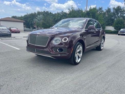 Used 2018 Bentley Bentayga Onyx Edition image 4