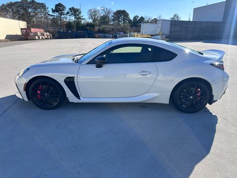 Used 2024 Toyota GR86 Premium image 2