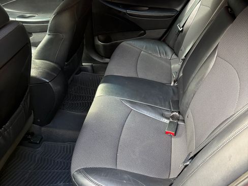 Used 2012 Hyundai Sonata SE w/ Navigation & Sunroof Pkg image 10