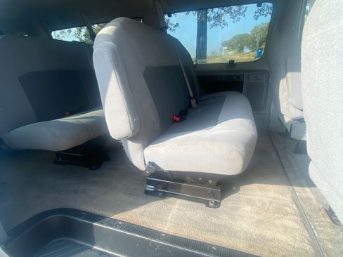 Used 2014 Ford E-350 and Econoline 350 XLT image 6