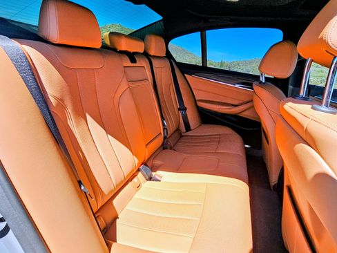 Used 2022 BMW 530i w/ Convenience Package image 29