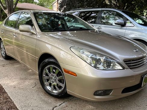 Used 2002 Lexus ES 330 FWD image 1