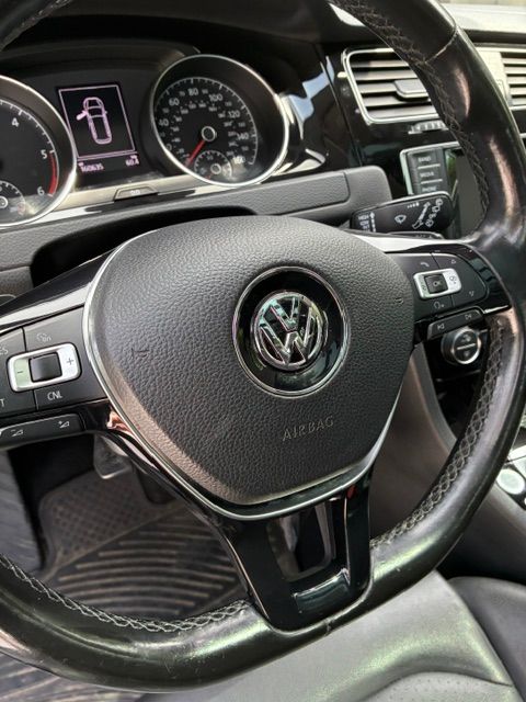 Used 2015 Volkswagen Golf TDI SEL w/ Lighting Package (SEL) FWD image 2