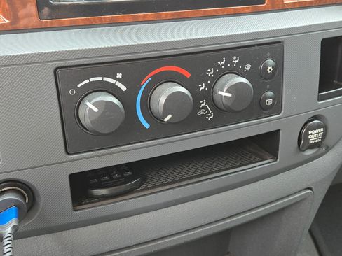 Used 2006 Dodge Ram 3500 Truck SLT image 13