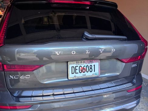 Used 2022 Volvo XC60 B5 Inscription w/ Advanced Package image 4