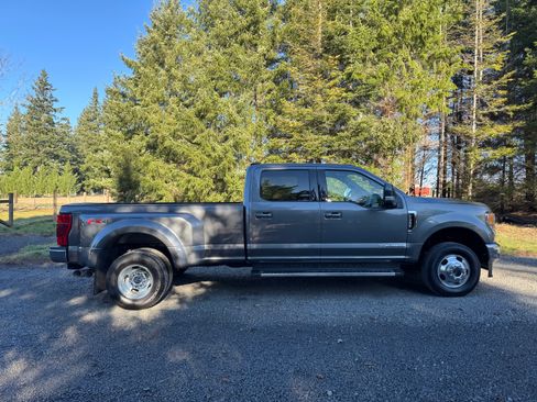 Used 2022 Ford F350 Lariat w/ Lariat Ultimate Package image 4