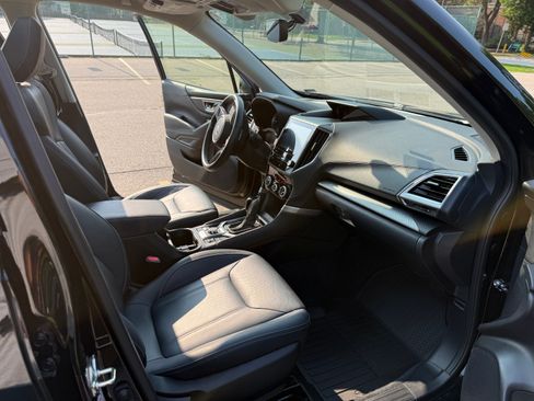 Used 2019 Subaru Forester Limited AWD/4WD image 8