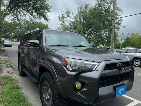 Used 2016 Toyota 4Runner SR5 Premium image 6