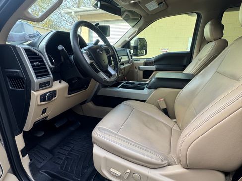 Used 2019 Ford F250 Lariat w/ Lariat Value Package AWD/4WD image 11
