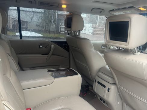 Used 2013 INFINITI QX56 4WD w/ Deluxe Touring Pkg image 16