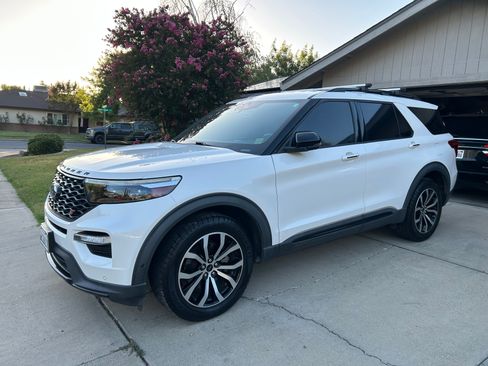 Used 2020 Ford Explorer ST AWD/4WD image 2
