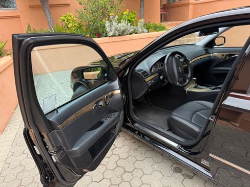 Used 2008 Mercedes-Benz E 350 Sedan image 10