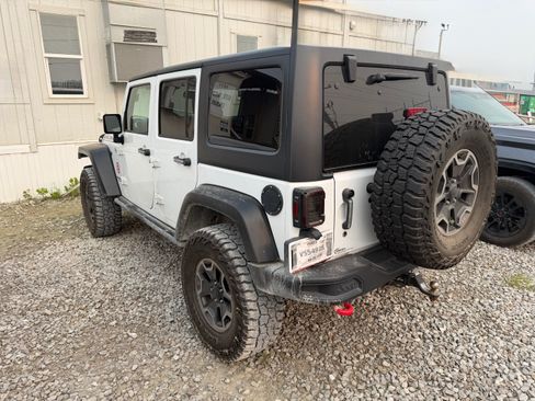 Used 2017 Jeep Wrangler Unlimited Rubicon AWD/4WD image 6