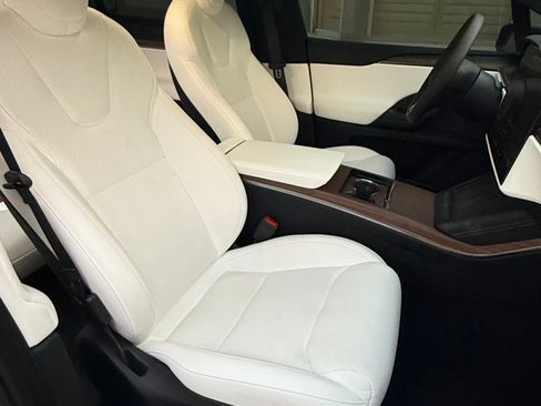 Used 2026 Tesla Model X image 15