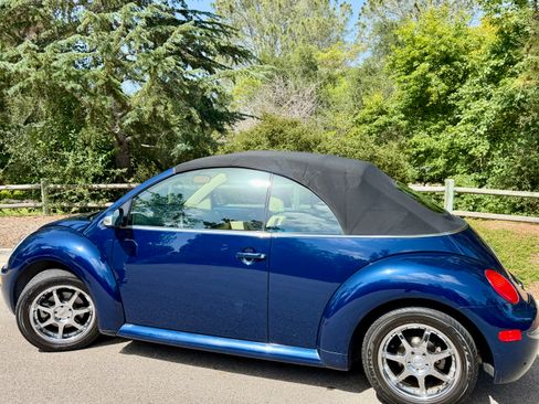 Used 2004 Volkswagen Beetle GLS FWD image 1