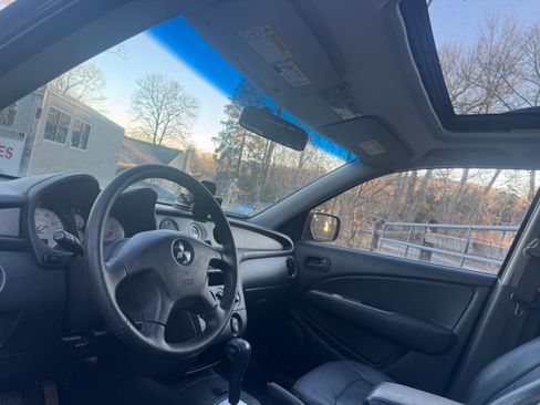 Used 2004 Mitsubishi Outlander XLS image 11