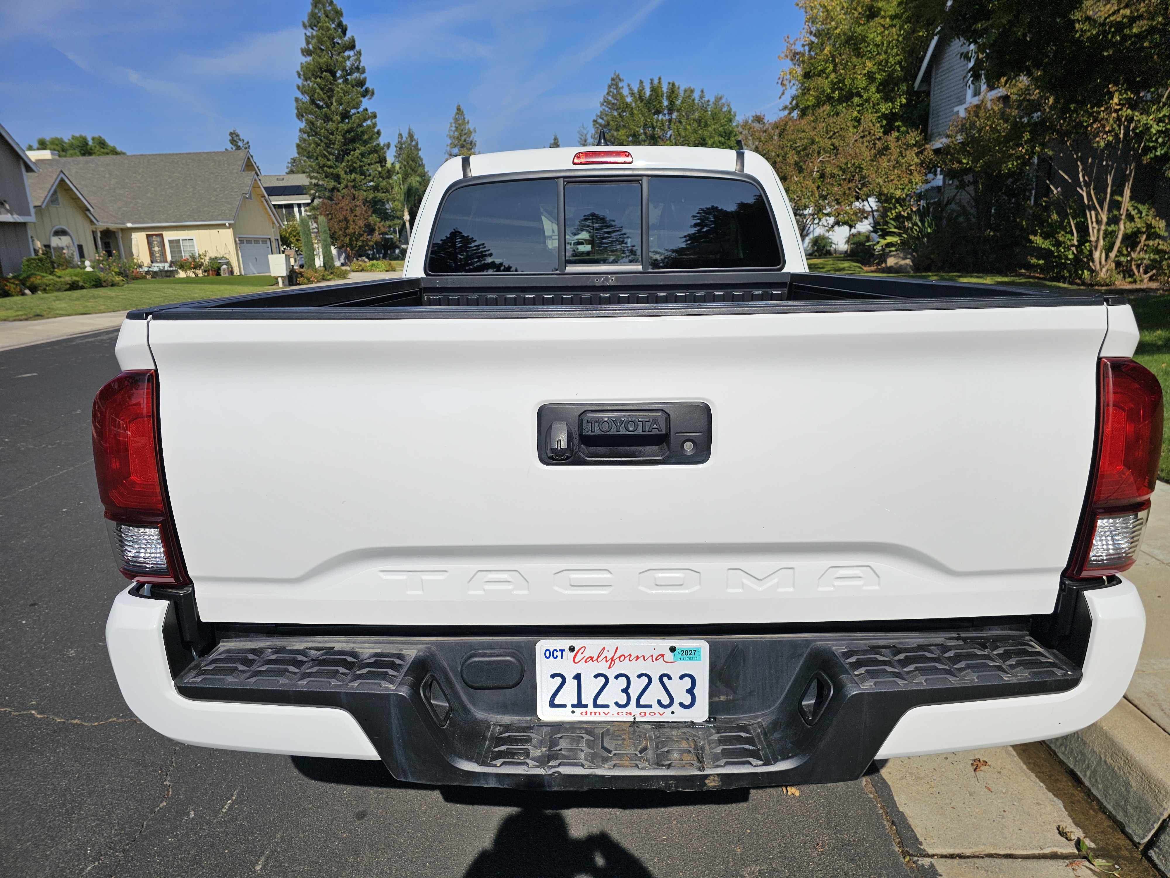 Used 2023 Toyota Tacoma SR w/ SR Convenience Package RWD image 6