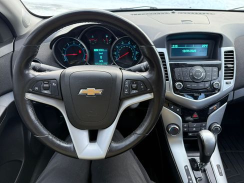 Used 2014 Chevrolet Cruze LT image 9