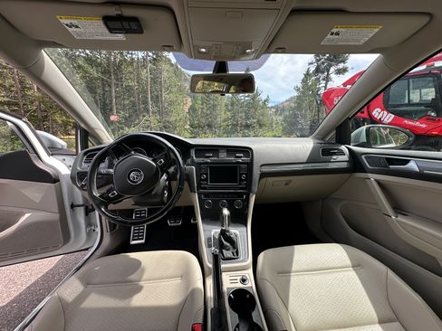 Used 2019 Volkswagen Golf Alltrack S AWD/4WD image 8