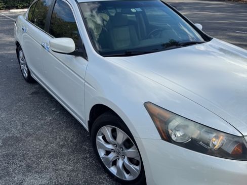 Used 2010 Honda Accord EX-L image 5