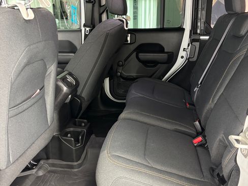 Used 2024 Jeep Wrangler Unlimited Sport AWD/4WD image 11