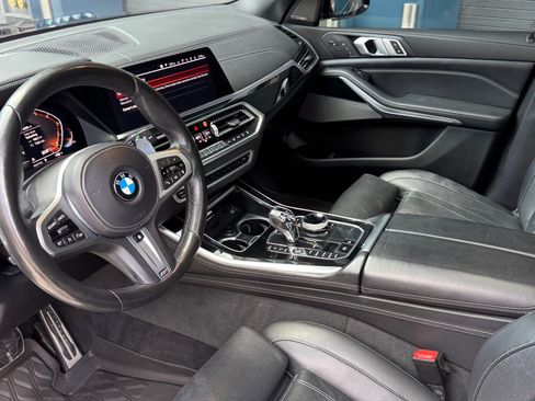Used 2019 BMW X5 xDrive50i w/ M Sport Package image 16