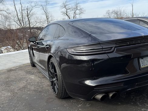 Used 2017 Porsche Panamera Turbo image 10