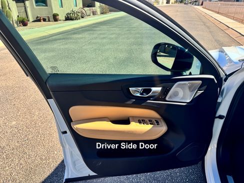 Used 2025 Volvo XC60 T8 Ultra w/ Protection Package Premier image 9