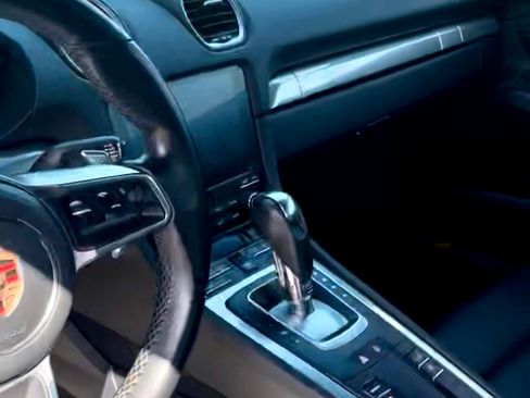 Used 2018 Porsche 718 Cayman RWD image 14