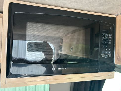 Used 2018 Mercedes-Benz Sprinter 2500 image 19