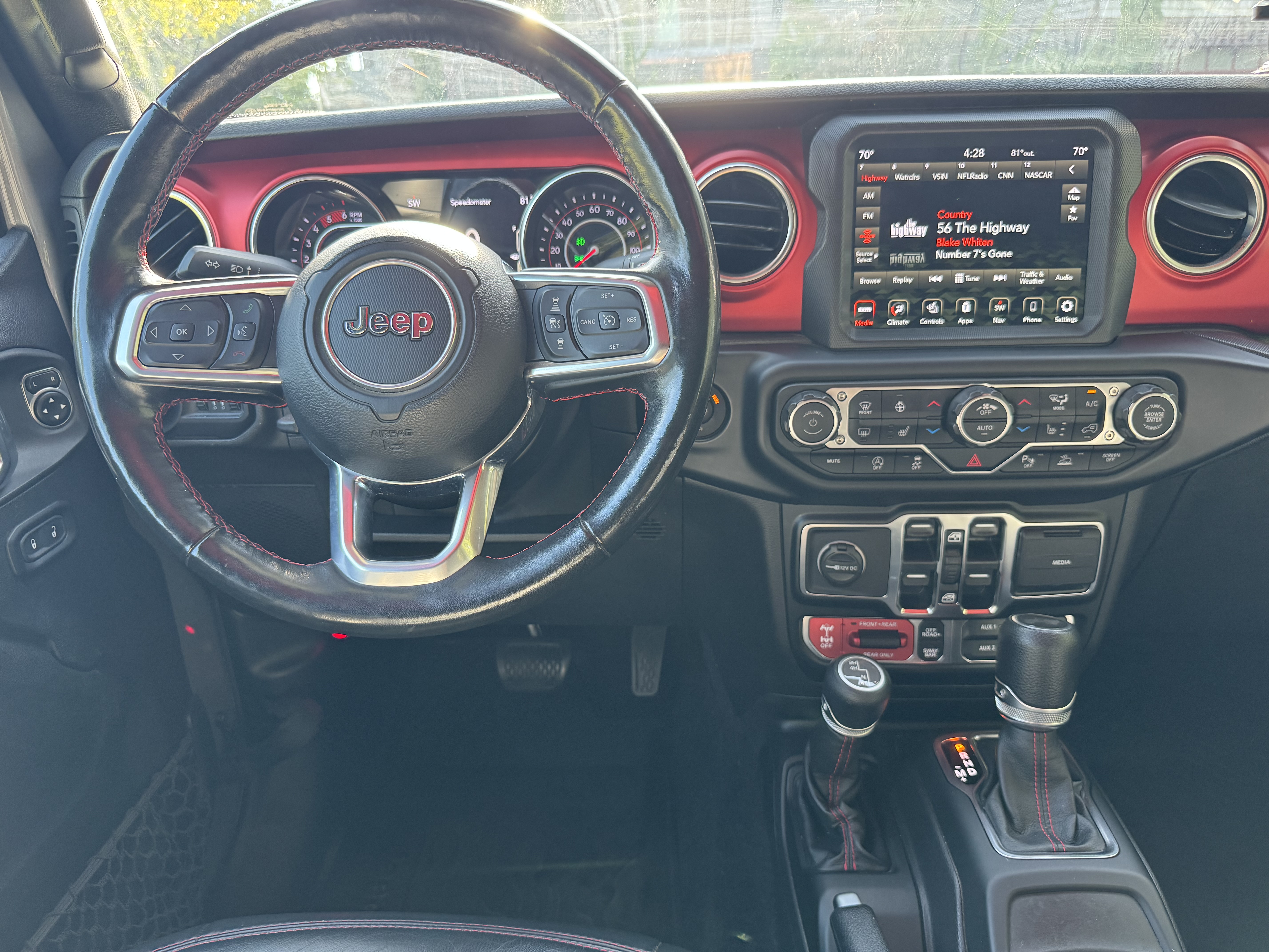Used 2021 Jeep Wrangler Unlimited Rubicon AWD/4WD image 11
