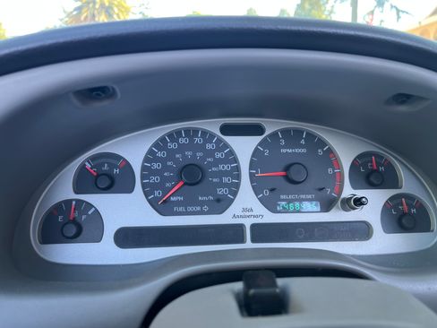 Used 2000 Ford Mustang Convertible RWD image 11